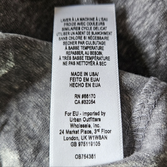 Free People Melrose Graphic Tee Long Sleeve Scoop Neck Crackled Stars S Gray NWT - Picture 8 of 16